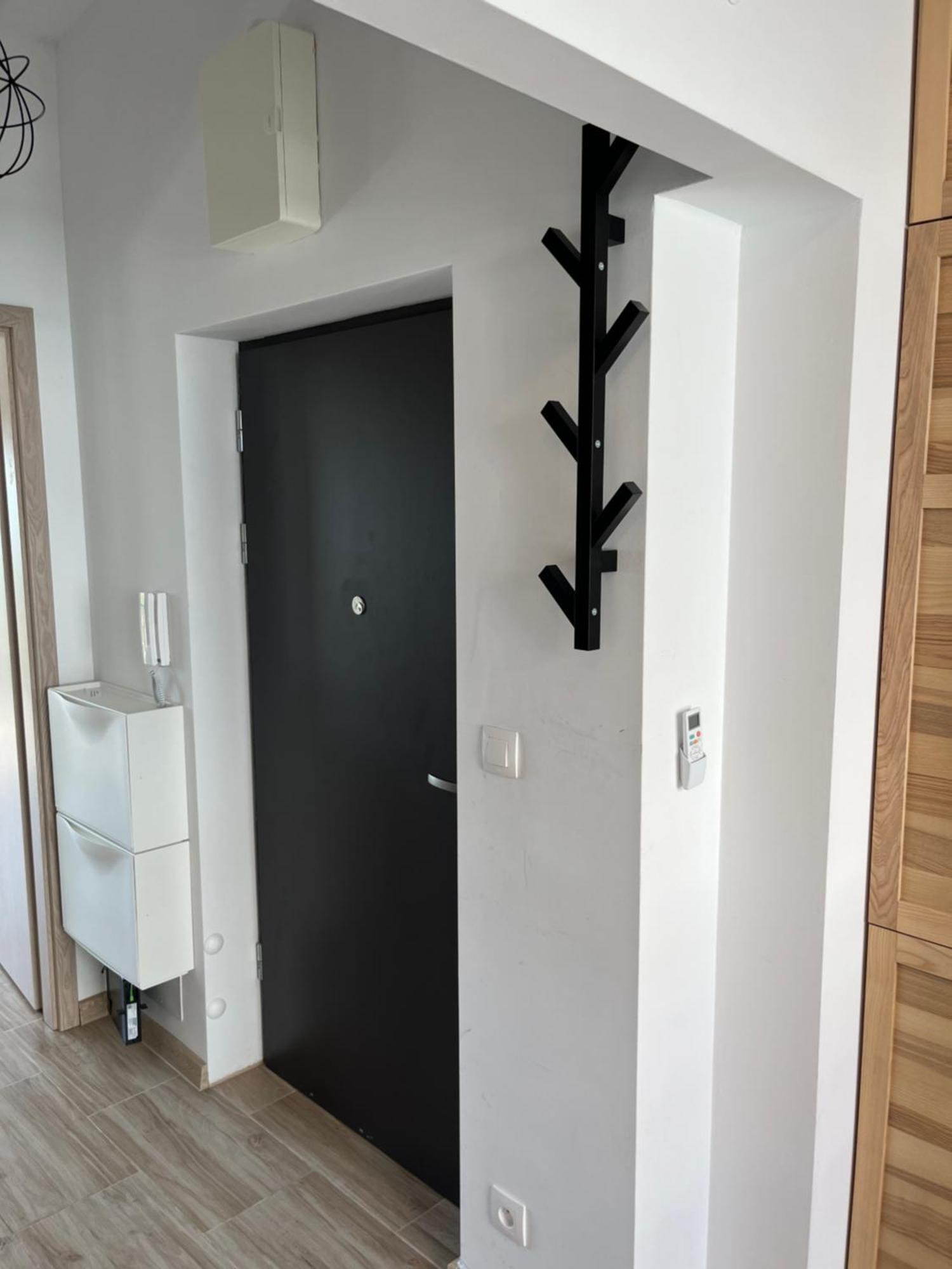 Feelhome Apartment With Kitchen Краків Екстер'єр фото