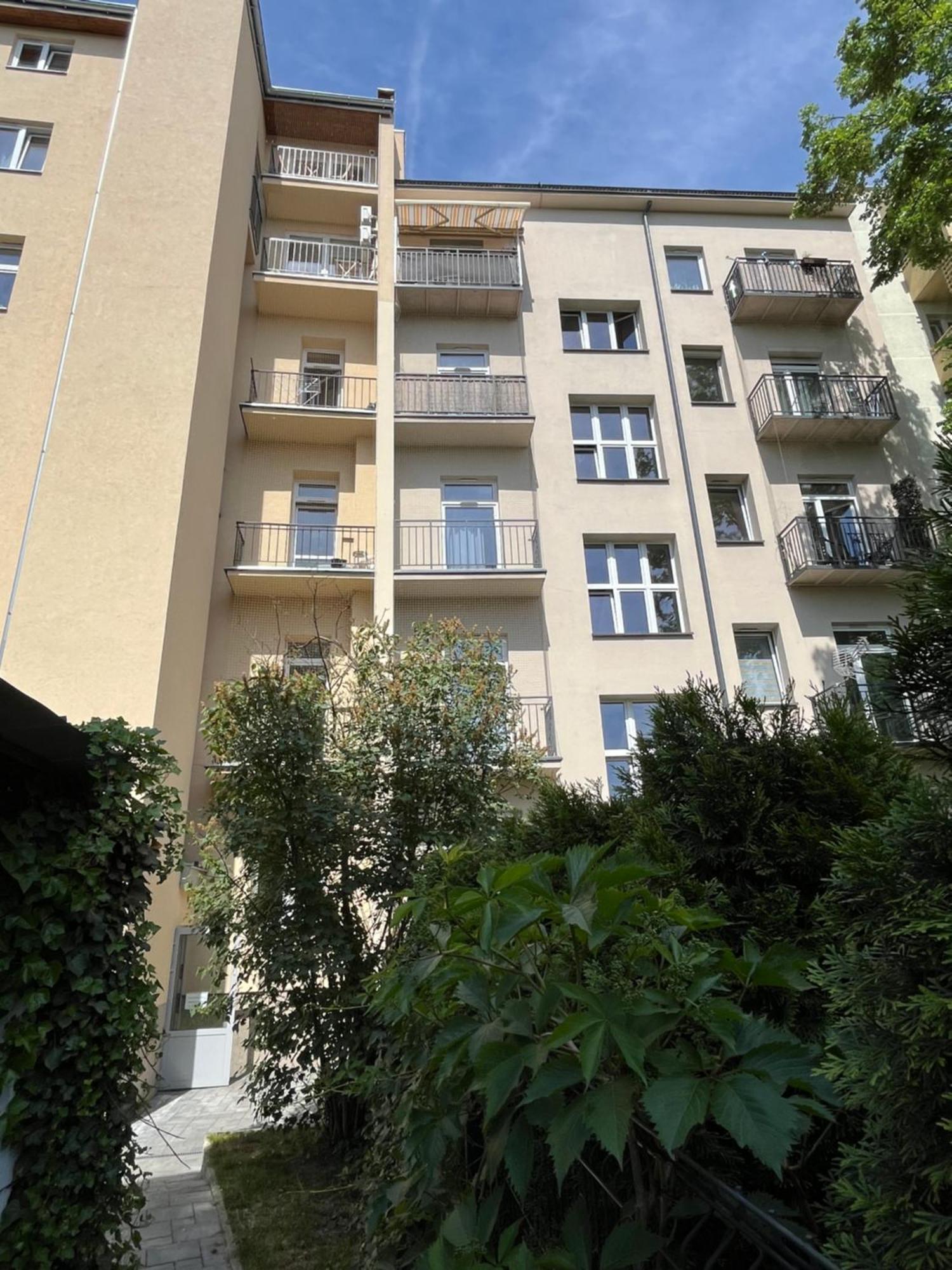 Feelhome Apartment With Kitchen Краків Екстер'єр фото